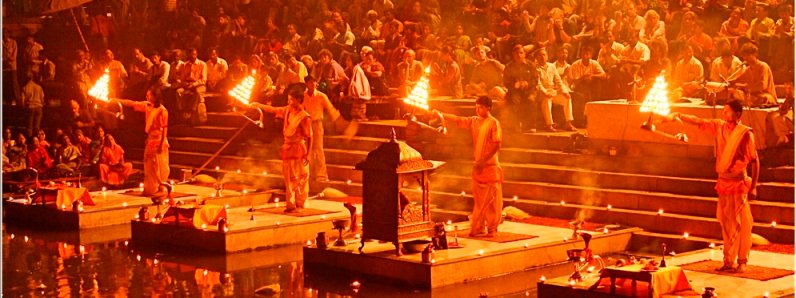 ganga-aarti-varanasi.jpg